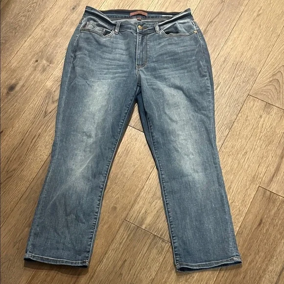 JUDY BLUE skinny fit capri, size 14W - Picture 1 of 4